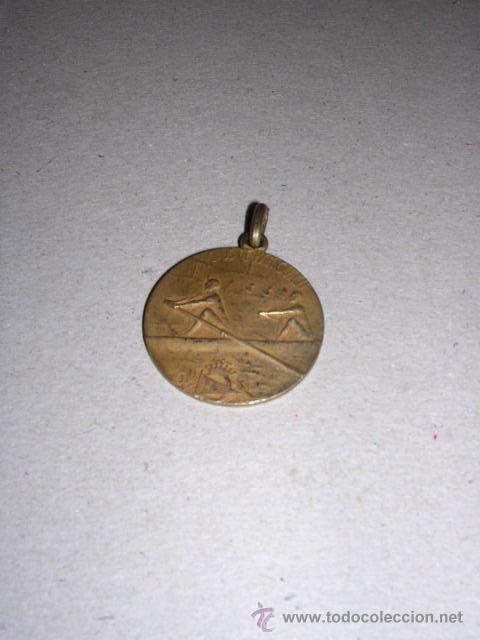 Sports collectibles: MEDALLA DE PLATA,CLUB DE MAR CADCII,-10L A 4 REMERS LLIURES,19-6-32,-3 CM..-