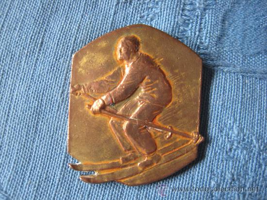 Coleccionismo deportivo: ANTIGUA MEDALLA,TROFEO DE ESQUI DE FONDO, CLUB PE&Ntilde;ALBA ,CASINO DE LEON, 1934.