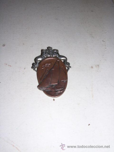 Collectionnisme sportif: MEDALLA DE PLATA Y METAL CLUB MARITIMO BARCELONA,REGATAS NACIONALES 1921, - 4,5X3 CM.