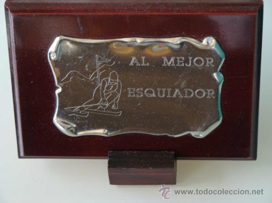 Coleccionismo deportivo: METOPA PLACA. AL MEJOR ESQUIADOR. ESQU&Iacute;, SUPER GIGANTE. REGALO.