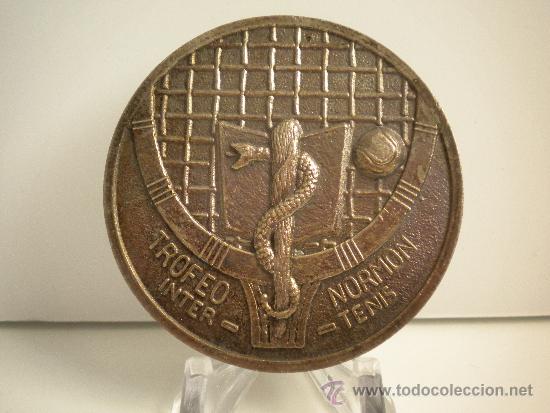 Sports collectibles: Medalla del Trofeo Normon, Inter-Tenis.III Concurso Nacional de Tenis para M&eacute;dicos. A&ntilde;o 1975