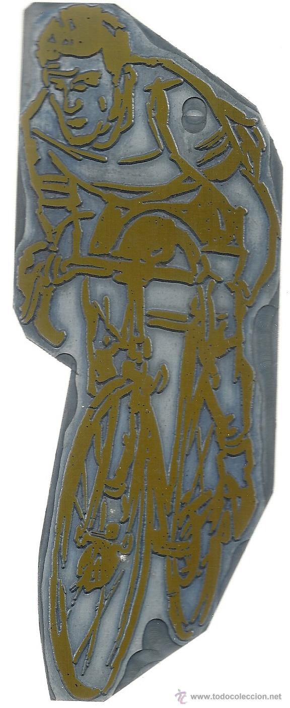 Coleccionismo deportivo: ANTIGUA PLANCHA DE CICLISTA. TEMA BICICLETAS