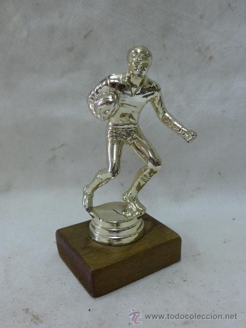 Coleccionismo deportivo: Antigua escultura de rugby o futbol americano, original