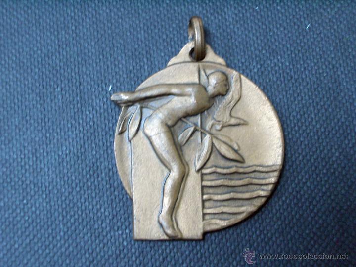 Sports collectibles: Medalla Nataci&oacute;n/Salto libre. A&ntilde;os 20-30