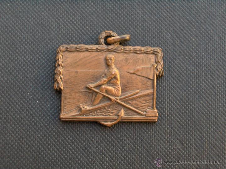 Sports collectibles: Medalla remo a&ntilde;os 20-30