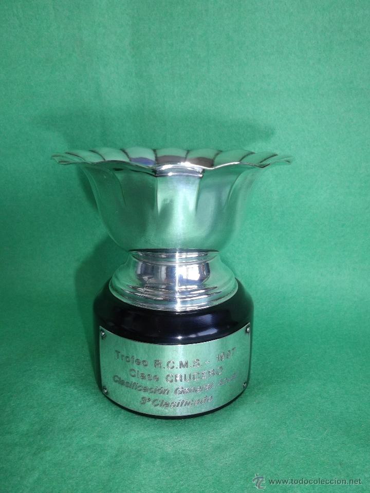 Coleccionismo deportivo: Bonita copa trofeo alpaca gallonado base madera RCMS 1997 regata crucero velero barco Santander