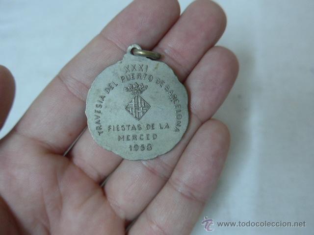 Sports collectibles: Antigua medalla Travesia del puerto de barcelona, fiestas merce, a&ntilde;os 50, natacion