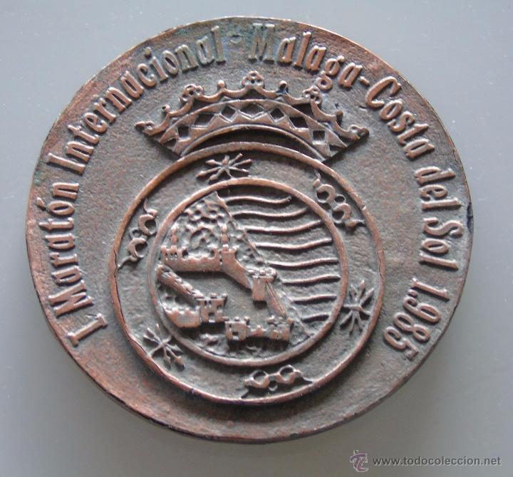Coleccionismo deportivo: MEDALLA MEDALL&Oacute;N DEL I MARATON MARATHON INTERNACIONAL COSTA DEL SOL DE M&Aacute;LAGA. A&Ntilde;O 1985.
