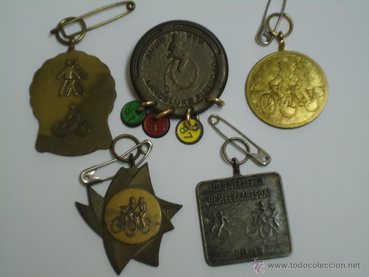 Coleccionismo deportivo: 5 MEDALLAS DE CICLISMO DIFERENTES ANTIGUAS. A&Ntilde;OS 70-80. ---O