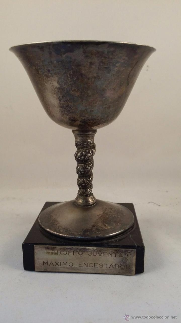 Colecionismo desportivo: 1&ordm; trofeo juventud m&aacute;ximo encestador. Por la copa debe ser de los a&ntilde;os 60