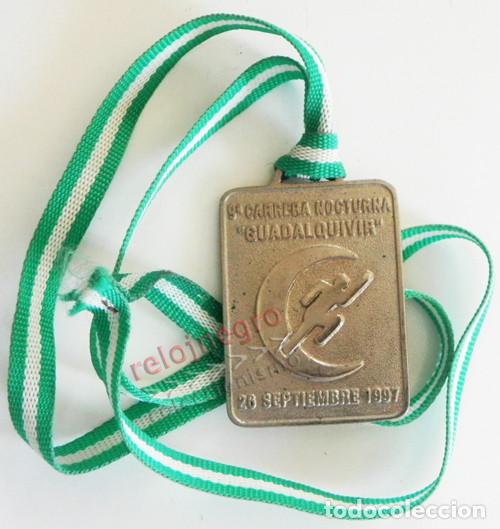 Sports collectibles: MEDALLA DE LA IX CARRERA NOCTURNA GUADALQUIVIR - SEVILLA 1997 - DEPORTE - METAL - M&Aacute;S MEDALLAS VENTA