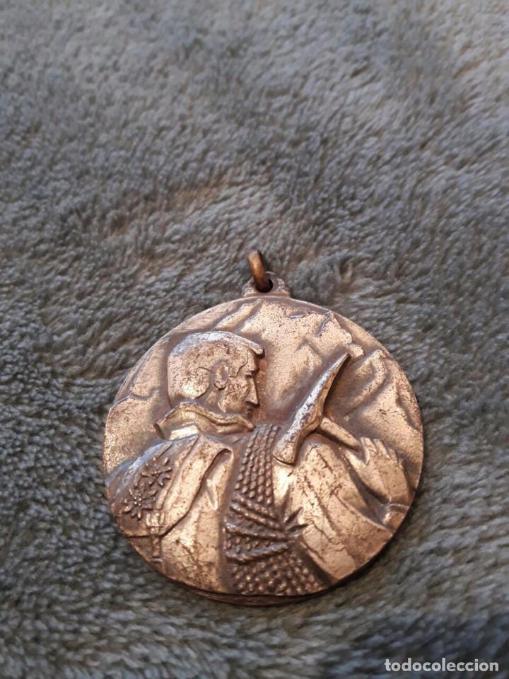 Sammelleidenschaft Sport: MEDALLA A.E. MUNTANYA MEDALLA D'ACTIVITATS 1964 / 4 Cms.