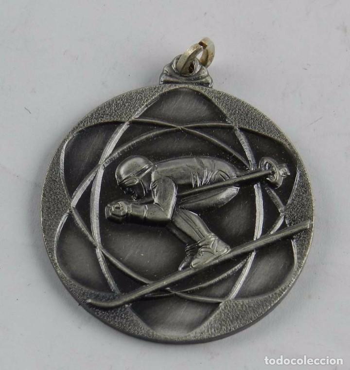 Coleccionismo deportivo: Medalla de la estaci&oacute;n de Esqu&iacute; PALLARS LLESUY, VALLE DE ARAN (LERIDA), MIDE 4 CMS. DE DIAMETRO.
