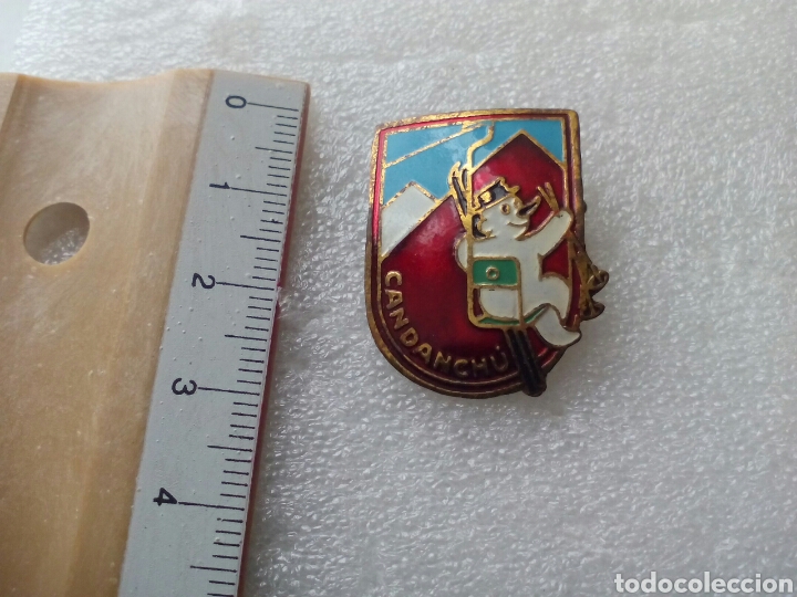 Coleccionismo deportivo: INSIGNIA ESQU&Iacute; CANDANCHU
