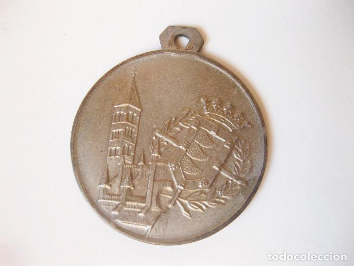 Coleccionismo deportivo: MEDALLA DE LOS CAMPEONATOS NACIONALES DE NATACION Y HOCKEY EN SALA - VALLADOLID 1956 - SEU - FALANG