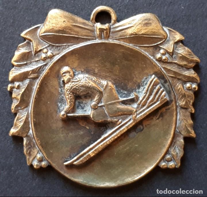 Coleccionismo deportivo: MEDALLA.- A. E. PEDRAFORCA. II TROFEO BERISTAIN. LA MOLINA. ESQU&Iacute;. GRABADA POR BENISOL- 1950