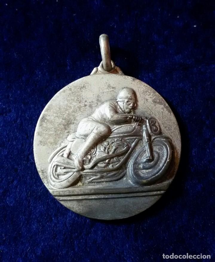 Coleccionismo deportivo: ANTIGUA MEDALLA MOTO VESPA CLUB TARRAGONA FECHADA 19-3-61