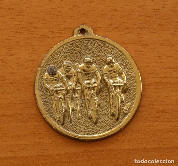 Coleccionismo deportivo: Medalla de Ciclismo, Vinaros, Vinaroz, Fiestas del a&ntilde;o 1986 - Di&aacute;metro 5'5 cm.