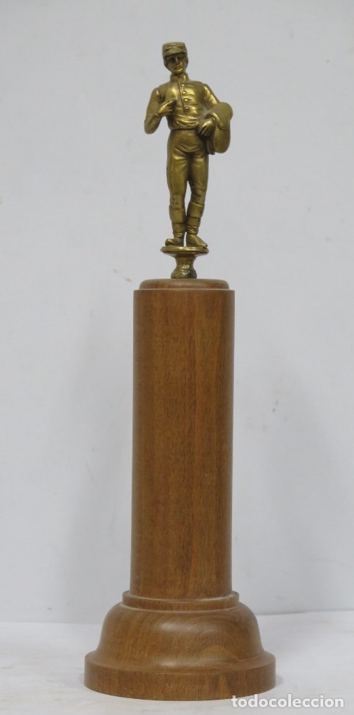 Sammelleidenschaft Sport: ANTIGUO TROFEO DE JOCKEY. A&Ntilde;OS 30