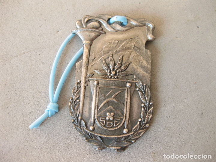 Coleccionismo deportivo: MEDALLA DE XIX MARCHA DE VETERANOS DE LA SOCIEDAD DEPORTIVA DE EXCURSIONISTAS DE PE&Ntilde;ALARA - 1982