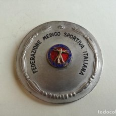 Coleccionismo deportivo: MEDALLA DE LA FEDERACION MEDICO DEPORTIVA ITALIANA - DIÁMETRO: 5 CM. Lote 196512673