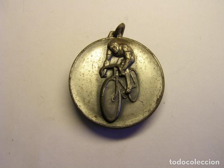 Coleccionismo deportivo: Antigua medalla de ciclismo, I Travesia Pirenaica, a&ntilde;o 1970.