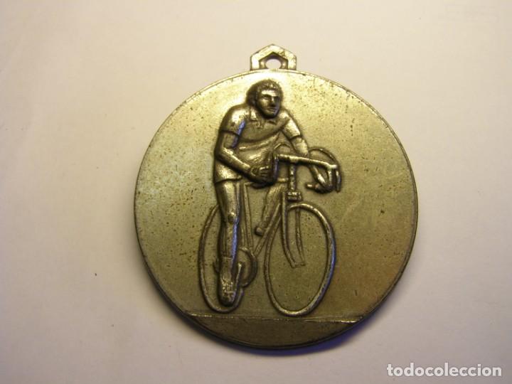 Coleccionismo deportivo: Antigua medalla de ciclismo, I curso provincial, Tarragona, a&ntilde;o 1972.