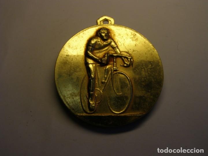 Coleccionismo deportivo: Antigua medalla de ciclismo, secci&oacute;n ciclista, Valls, Tarragona, a&ntilde;o 1969.
