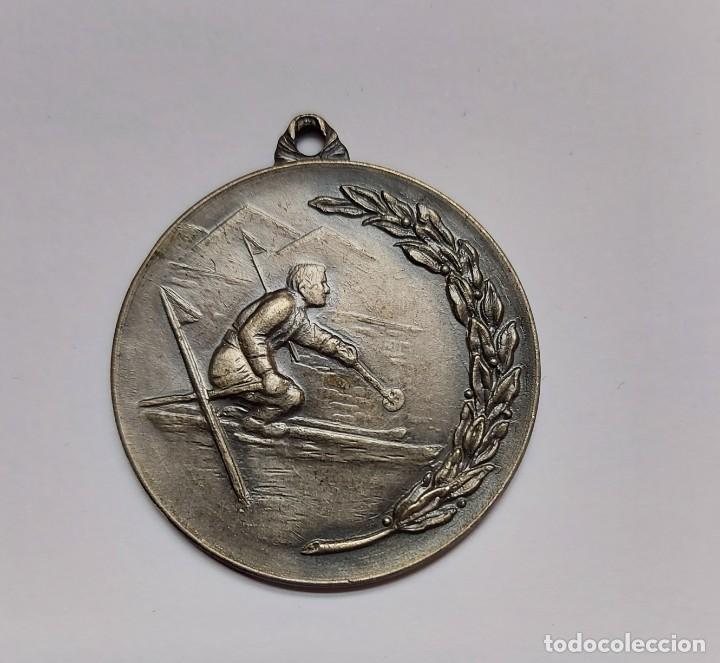 Coleccionismo deportivo: ANTIGUA Y PRECIOSA MEDALLA DE ESQUI ESTACI&Oacute;N DE SKI - PUERTO DE NAVACERRADA 1860 M - SIERRA DE GUADA