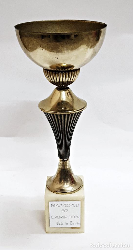 Coleccionismo deportivo: Trofeo de ciclismo Caja de Ronda Navidad 1987