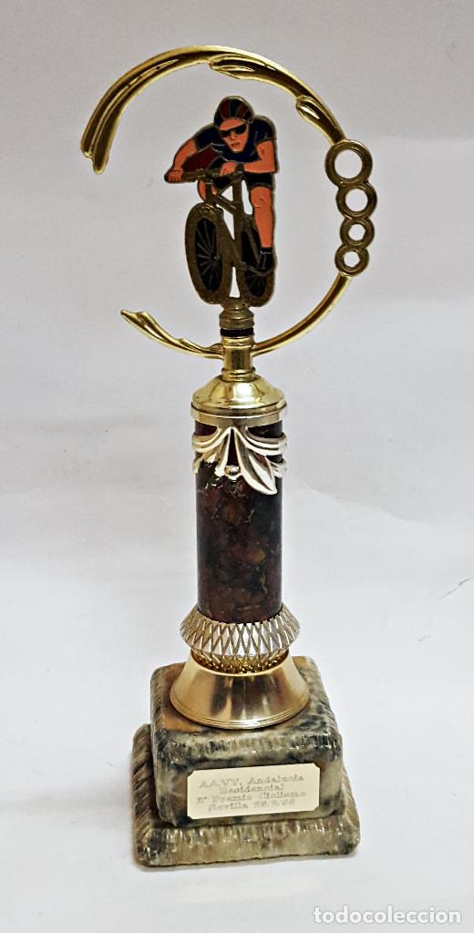 Coleccionismo deportivo: Trofeo de ciclismo AA.VV. Andalucia Sevilla 1996