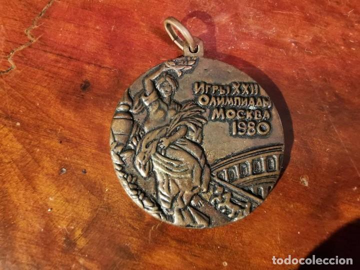 Colecionismo desportivo: MEDALLA - OLIMPIADA MOSC&Uacute; - MOCKBA 1980.