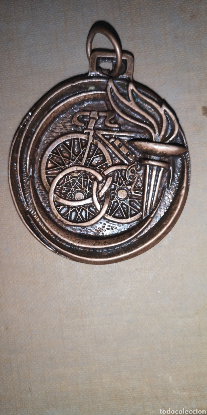 Coleccionismo deportivo: Medalla en bronce o cobre de ciclismo, 5 cm di&aacute;metro