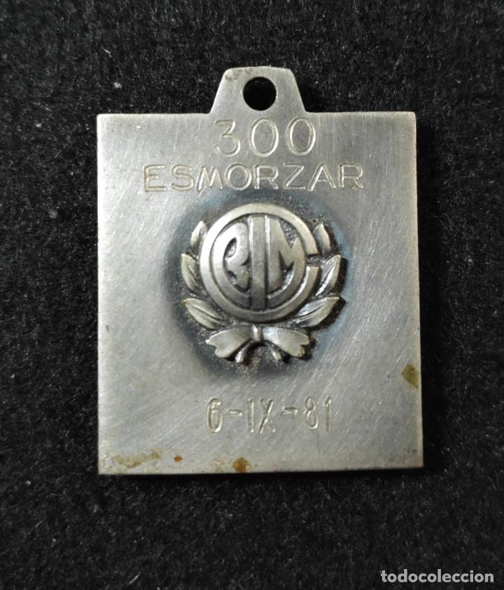 Sports collectibles: Antigua medalla baloncesto basquet basket Club BIM sants ( Barcelona ) 300 esmorzars 6-IX-81