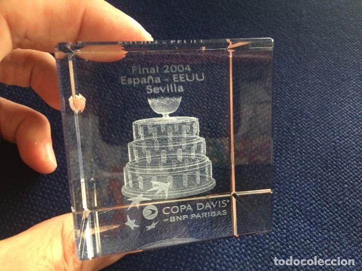 Sports collectibles: TROFEO EN METACRILATO DE LA FINAL COPA DAVIS TENIS 2004 ESPA&Ntilde;A ESTADOS UNIDOS USA EEUU BNP
