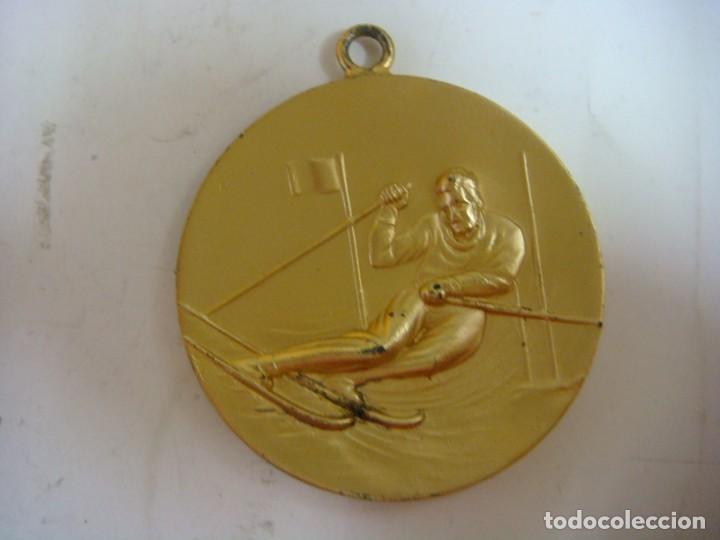 Coleccionismo deportivo: MEDALLA DE ESQUI-CAJ-F-N&ordm;-5