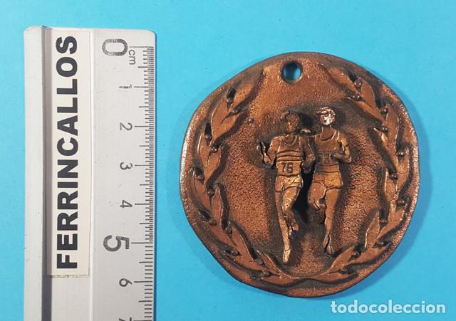 Sports collectibles: MEDALLA 3&ordf; MITJA MARATHON DE L'ALT CAMP 24.11.1985