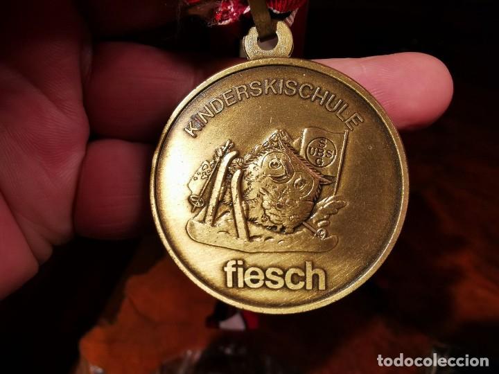 Colecionismo desportivo: MEDALLA KINDERSKISCHULE FIESCH - STRICKER - LECHUZA ESQUIANDO