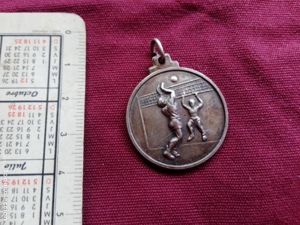 Coleccionismo deportivo: Volleyball, voleibol. Medalla. Uruguay 1961. Yerle