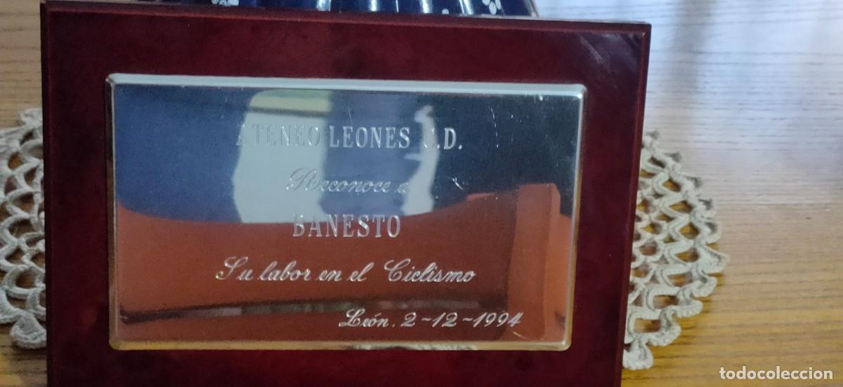 Coleccionismo deportivo: Antigua Placa de Reconocimiento a BANESTO CICLISMO del ATENEO LEONES C.D. 1994