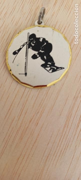 Coleccionismo deportivo: MEDALLA O TROFEO CREO QUE DE SNOWBOARD O ESQUI.