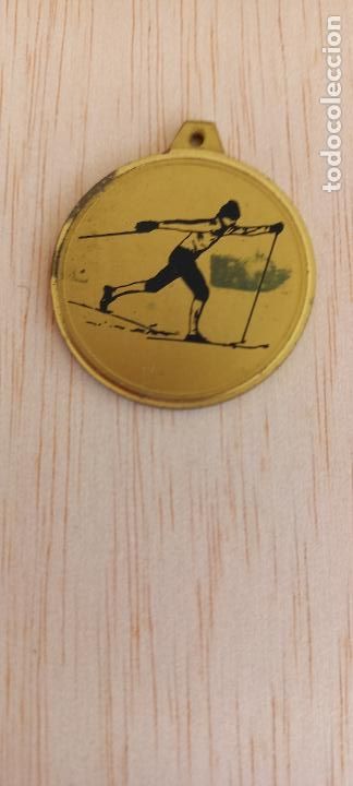 Coleccionismo deportivo: MEDALLA O TROFEO CREO QUE DE ESQUI DE FONDO O DE TRAVESIA. SKI