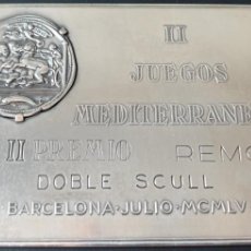 Coleccionismo deportivo: PLACA DE PLATA DE LOS II JUEGOS MEDITERRANEOS II PREMIO REMO DOBLE SCULL AÑO 1955 - PESO 102,10GR