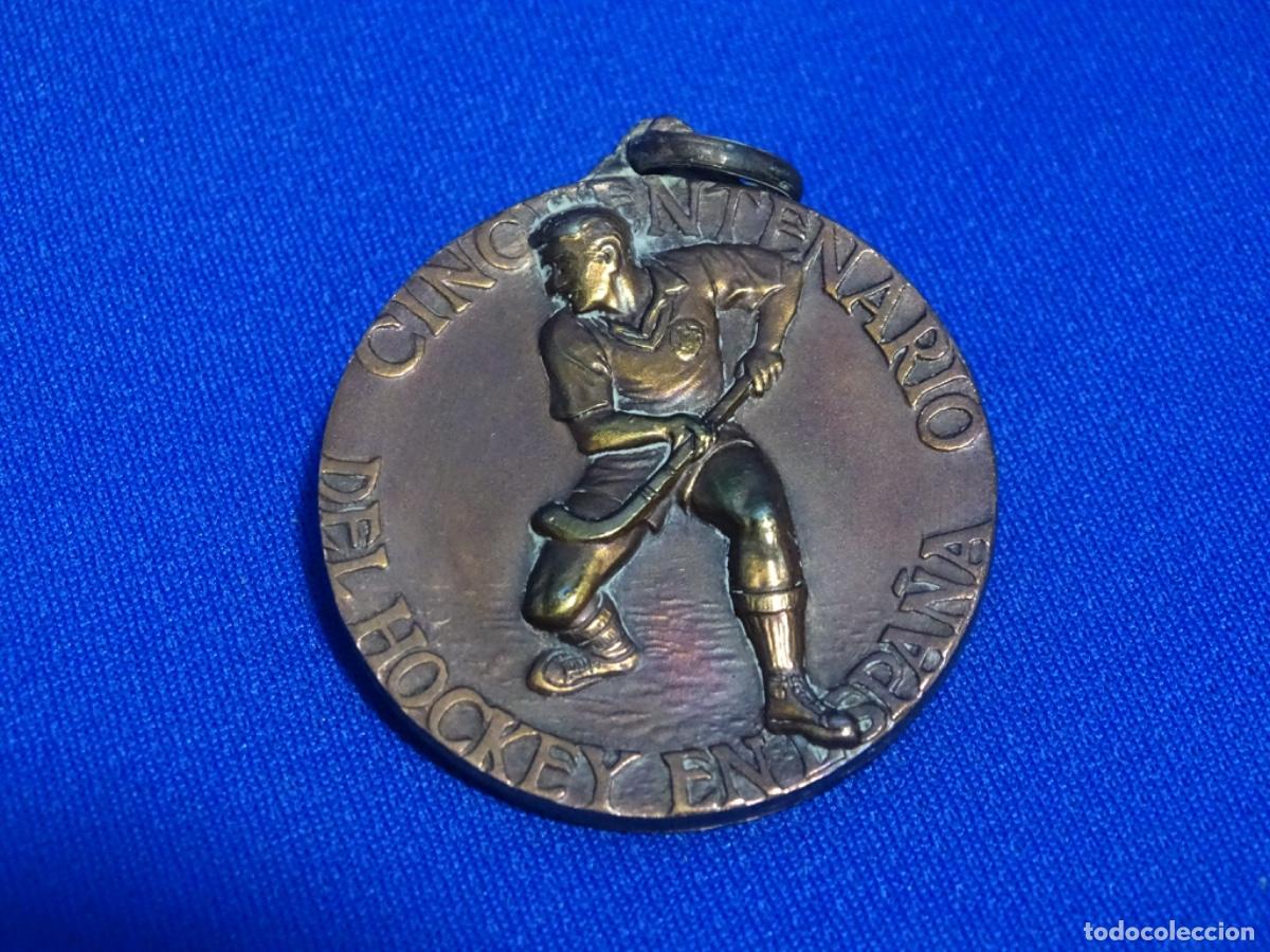 Coleccionismo deportivo: MEDALLA CINCUENTENARIO DEL HOCKEY EN ESPA&Ntilde;A 1907-1957. RFEH-FCH.