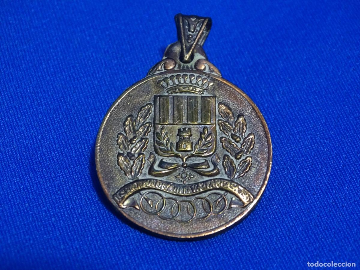 Coleccionismo deportivo: MEDALLA II SEMANA DEPORTIVA AYUNTAMIENTO DE TERRASA 1957.