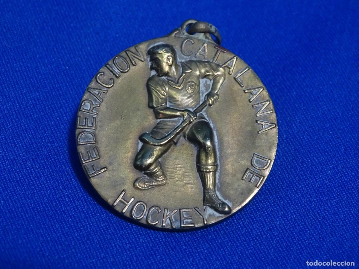 Coleccionismo deportivo: MEDALLA FEDERACI&Oacute;N CATALANA HOCKEY SUBCAMPE&Oacute;N SALA 1956-57.