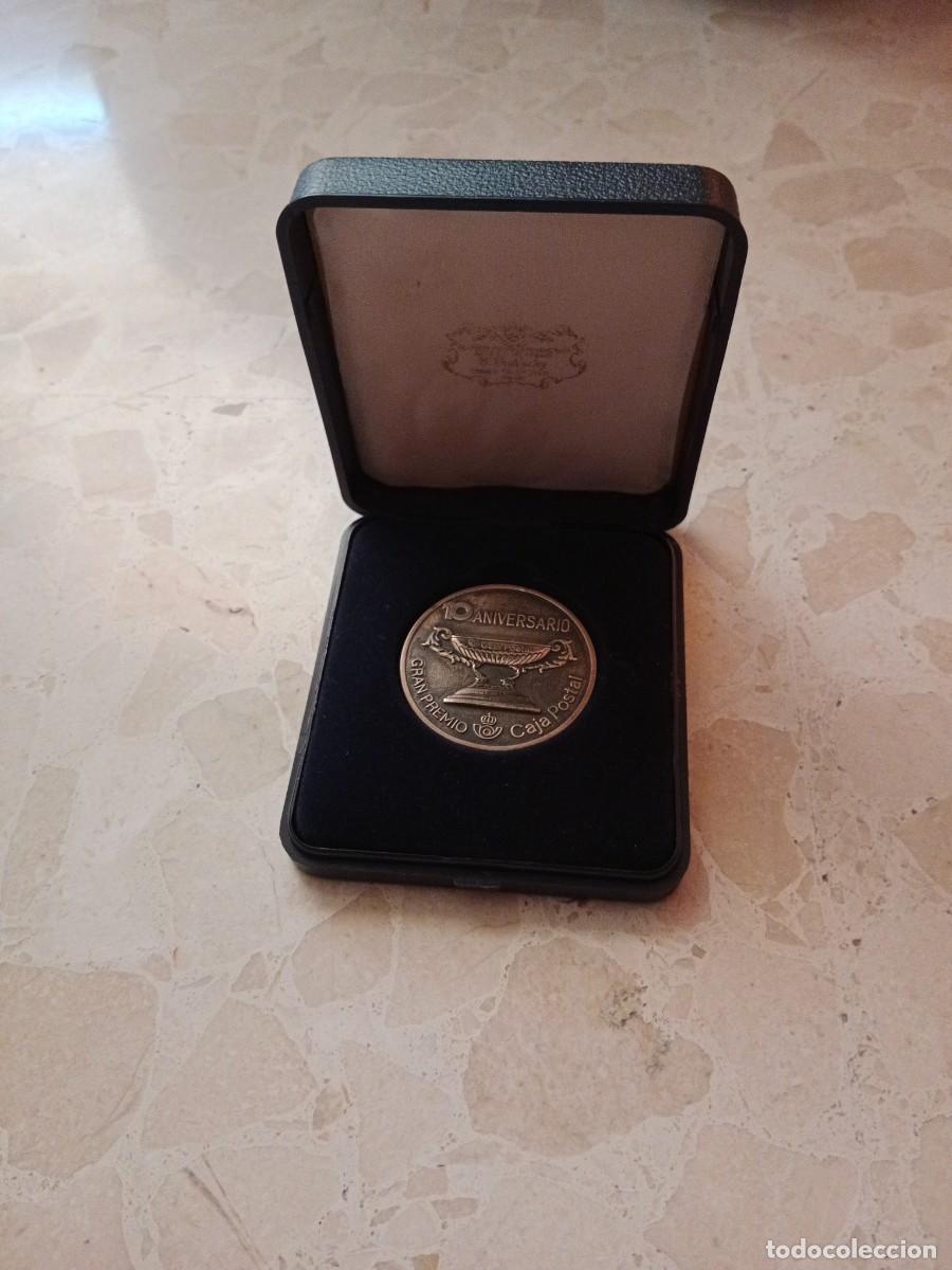 Coleccionismo deportivo: RARA MEDALLA DE MANO GRAN PREMIO CAJA POSTAL VUELTA CICLISTA A ESPA&Ntilde;A 90 - 1990 - 10&ordm; ANIVERSARIO