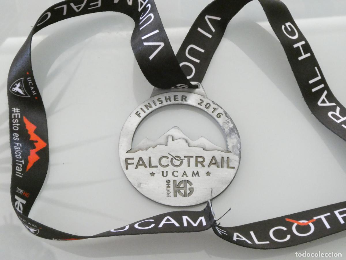 Coleccionismo deportivo: MEDALLA DEPORTIVA ATLETISMO MARCHA RUNNING TRAIL. FALCOTRAIL UCAM MURCIA. 80GR