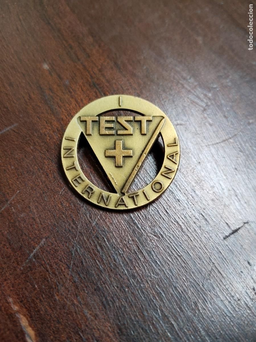 Coleccionismo deportivo: Insignia de Esqu&iacute;. Test + Internacional.