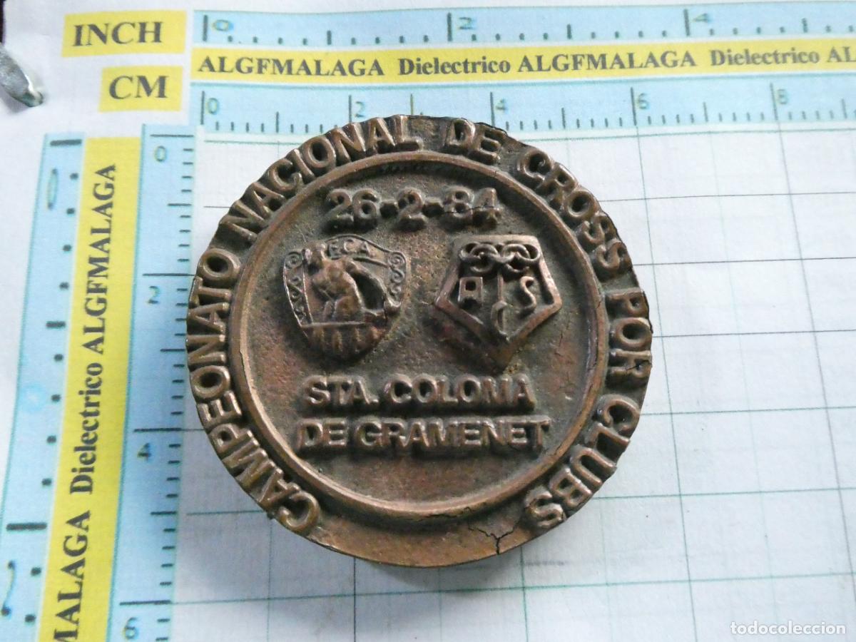 Sammelleidenschaft Sport: MEDALLA MEDALL&Oacute;N DE ATLETISMO. CAMPEONATO NACIONAL CROSS SANTA COLOMA GRAMANET 1984. 80GR